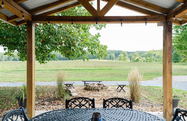 Secluded Villa on 50+ acres - near IU and Nashville