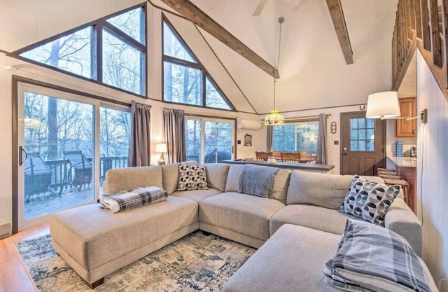 Secluded Wallenpaupack Chalet