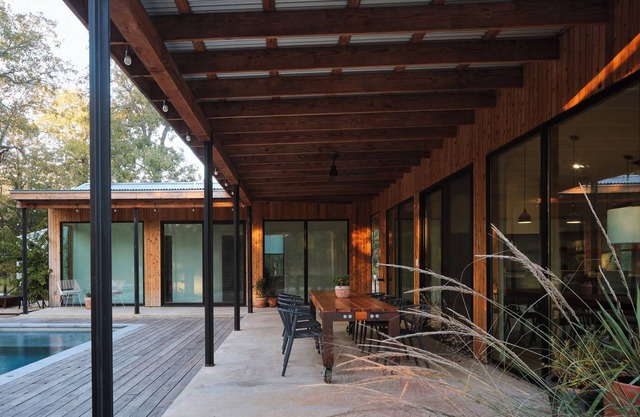Secluded weekend getaway with pool, dog friendly! 13 beautiful private acres!