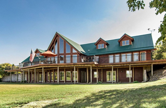 Secluded wooden lodge great for the perfect getaway