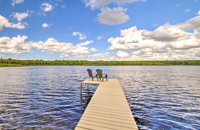Secluded Woodsy Watersmeet Cabin w/ Fire Pit!