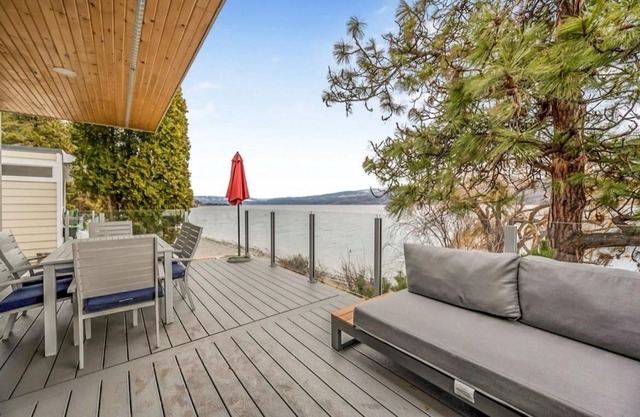 Seclusion Bay Cabin 14. Luxury Lakeside Beachfront on Okanagan Lake, sleeps 7.
