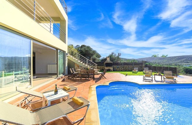 Secret Escape Villa Heated Pool and Jacuzzi