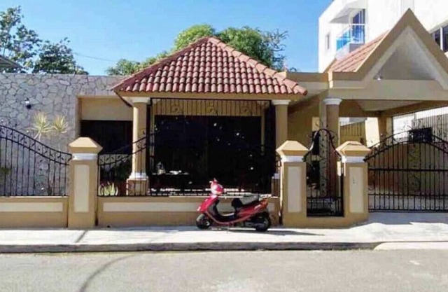 Secure & Modern House - Residential Las Carolinas