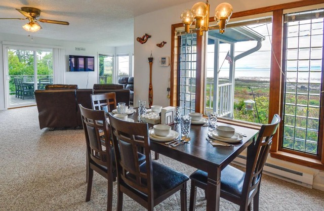Seiku Vacation Rental with Deck and Ocean Views