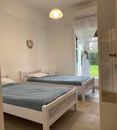 Sela’s Corfu beach home