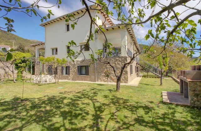Chalet con piscina El Horcajo Piedralaves