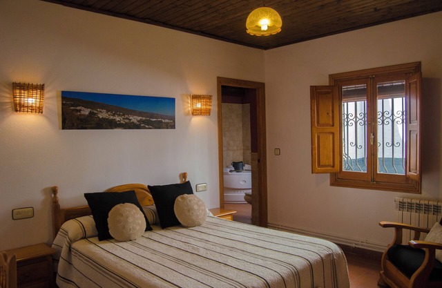 Casa rural Balcón de Válor Nº3 con jacuzzi. Para 6 - 8 personas