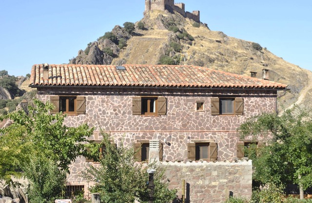 Casa rural con jardín y bbq (alquiler íntegro)