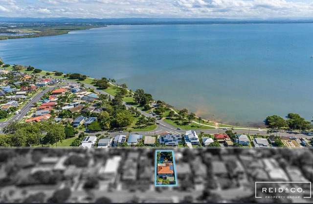 Self Contained 1 bed granny flat - walk to the water & parks