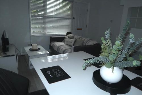 Self-Contained 1-Bed Flat in North Finchley