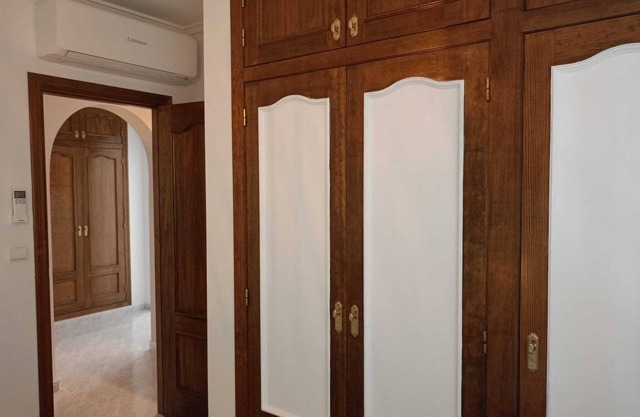 Self-contained apartment in a villa between sea and mountains. Ideal for families.