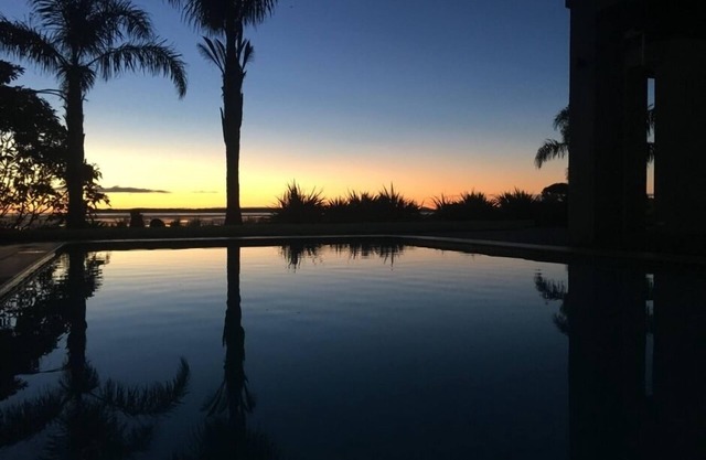 Casa de campo independiente junto a la piscina.