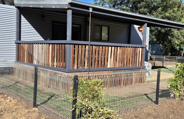 Self Contained Country Cottage - semi rural property PET and child Friendly
