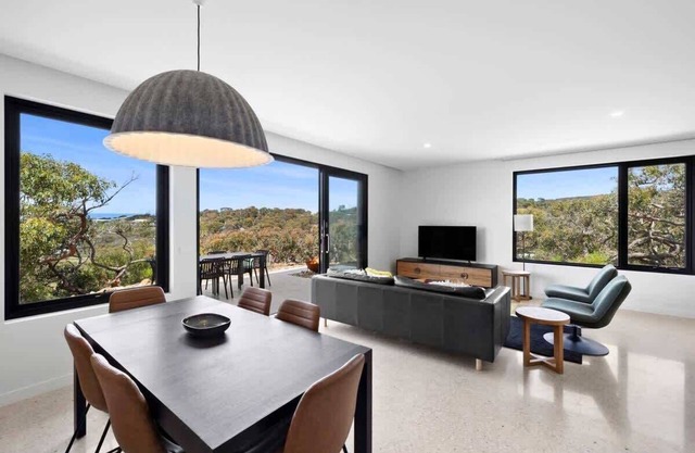 Self Contained Studio I Ocean Views