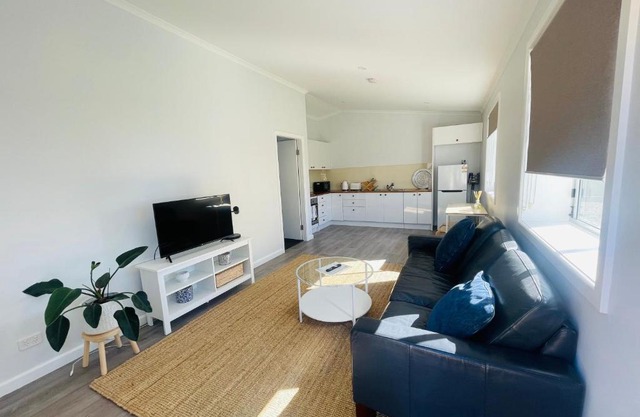 Self-Contained Unit - 1 Bedroom