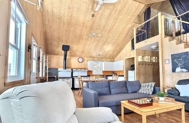 Self-sufficient cottage on the lake