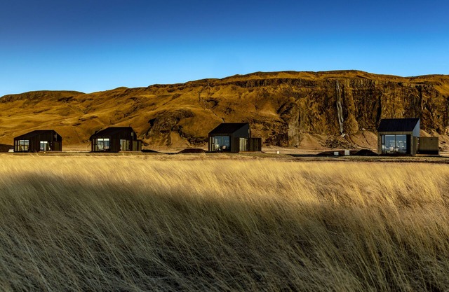Seljalandsfoss Horizons