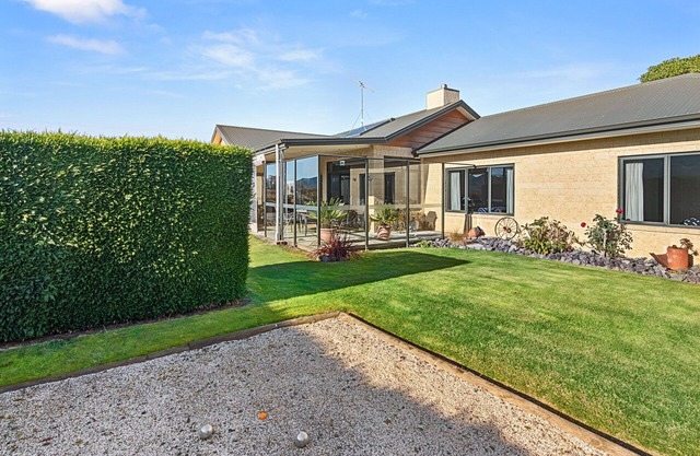 Selmes Sanctuary - Blenheim Holiday Home