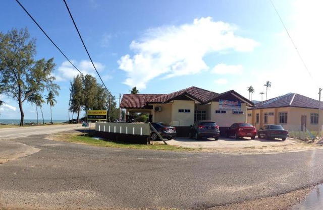 Semarak Beach Inn