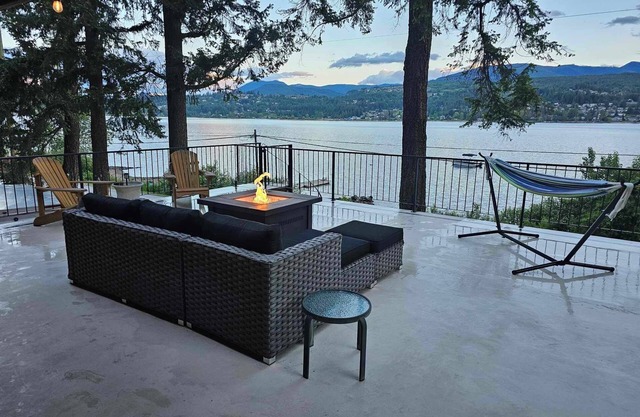 Semi Lakefront Home with Buoy/beach access Blind Bay