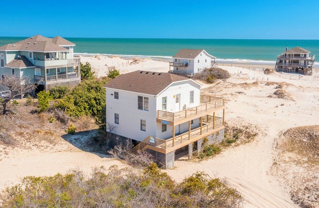 Semi-oceanfront home on the 4x4 beaches with gorgeous views!