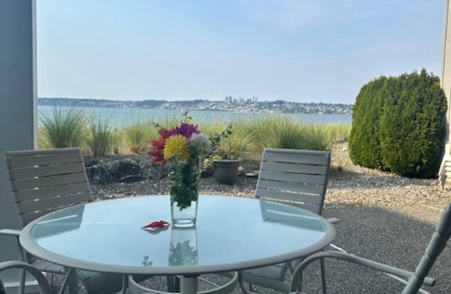 Semiahmoo Beach Retreat Amazing Views!