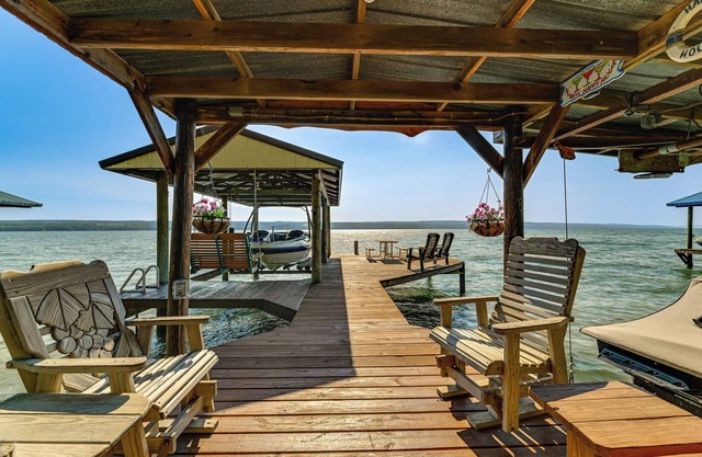 Seneca Lake House: Private Dock + Fire Pit!