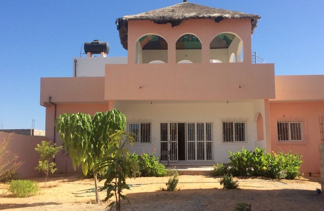 Casa de vacaciones en el pueblo senegalés