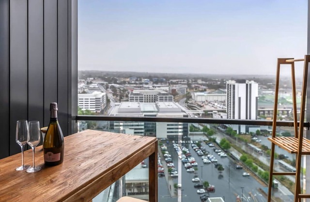 Sensational City and Lake View Delight Belconnen