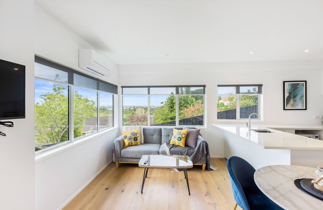 Sensational North Shore Retreat -Netflix