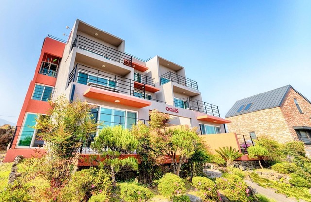 Seogwipo Oasis Huyang Pension