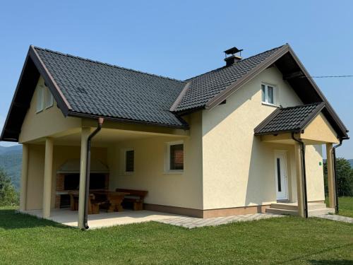 Seoska kučica-Oaza mira Fojnica