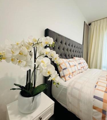 Separate entry room with share bathroom