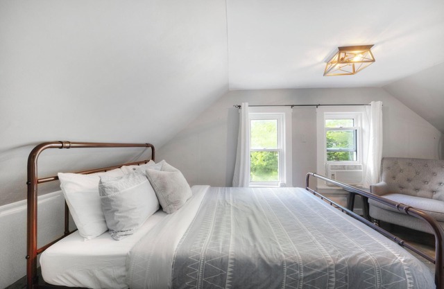 Your Riverside Retreat Cottage-Medway River