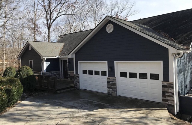 Frente al agua del lago Norris en casa (5bd / 4ba). Mira la descripción de tarifas especiales