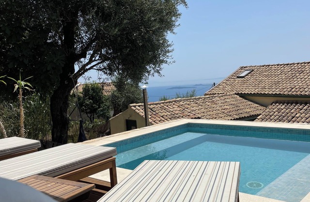 September Discount! Whole House, Plunge Pool, Spectacular Views, 2 Beaches