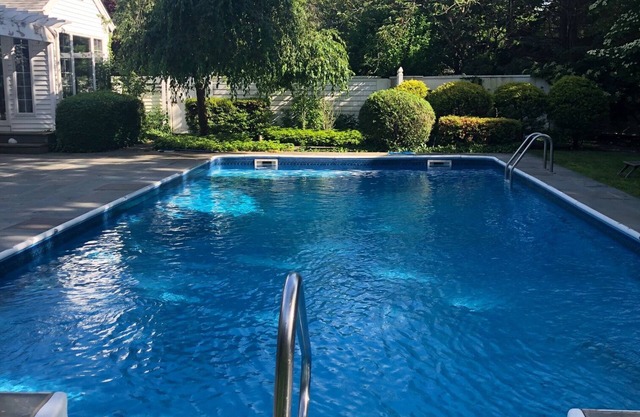 Escapada perfecta en los Hamptons con piscina y tenis