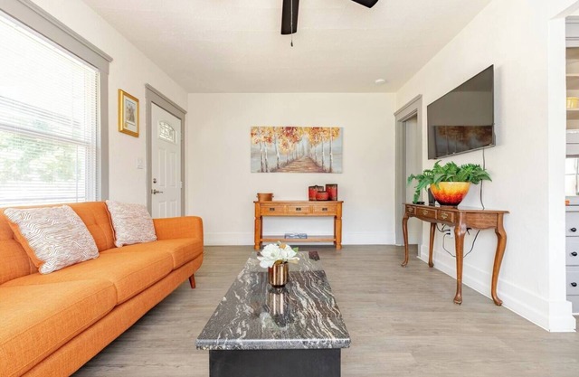 Sequoia/Kaweah Hospital Duplex 1/2