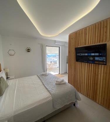 Serafina suite byArtistUnknown