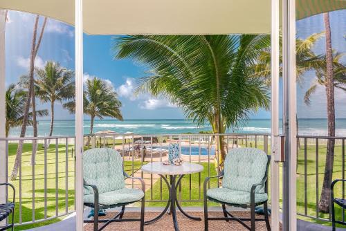 *SERENDIPITY ON THE MOANA - Legal & Oceanfront - Great for Work & Play!*