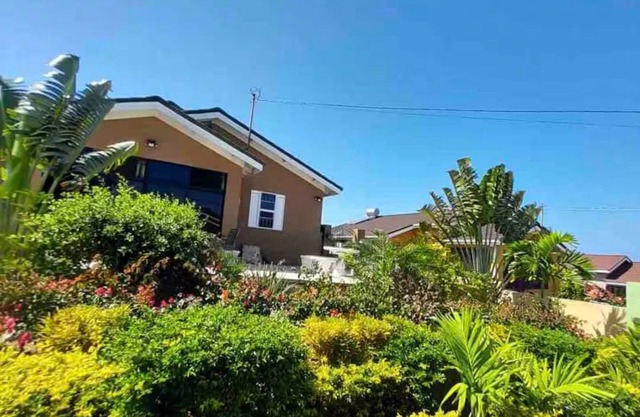 Serene 1-bedroom apartment in charming Falmouth, Trelawny, Jamaica with AC, WiFi