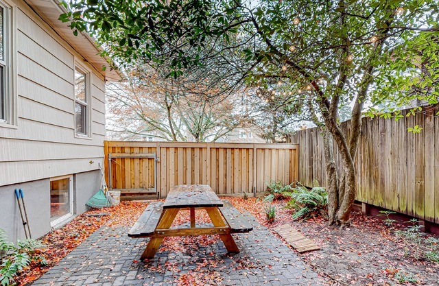 Serene 1912 home with a private Japanese garden in South East Portland