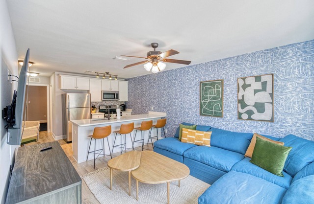 Serene - 20 Min to FSU - 4BED 3BA