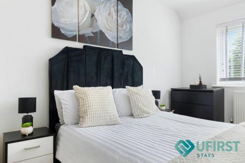 Serene 3BR House - Hot Tub - Near Castle, QMC - City Centre & Trent Bridge - Free WiFi & Parking - Sleeps 6
