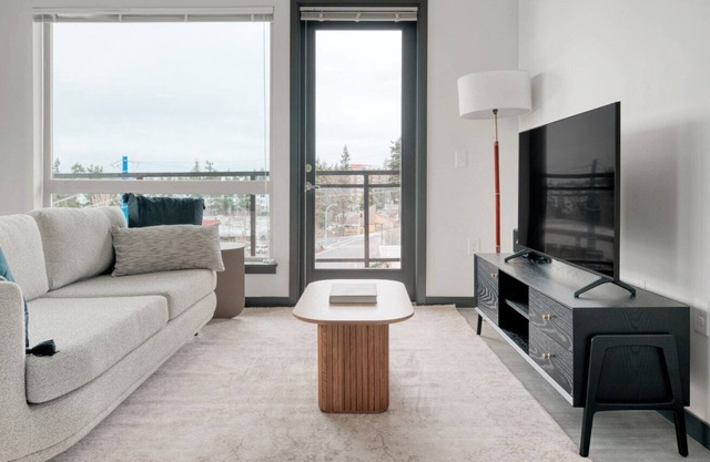 Serene Bellevue 2BR w/ BBQ, Gym & W/D, walkable area, by Blueground