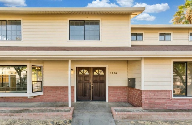 Serene California Haven: A 7-Bedroom Villa on 1 Acre