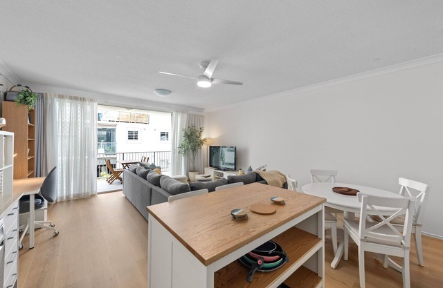 Serene & Central! 1Bed/1Bath/1Car ~ 5 mins to CBD