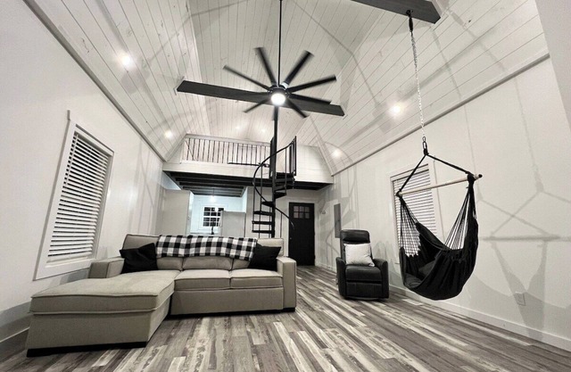 Serene Cottage on 18 Acres Close to Lake Cumberland