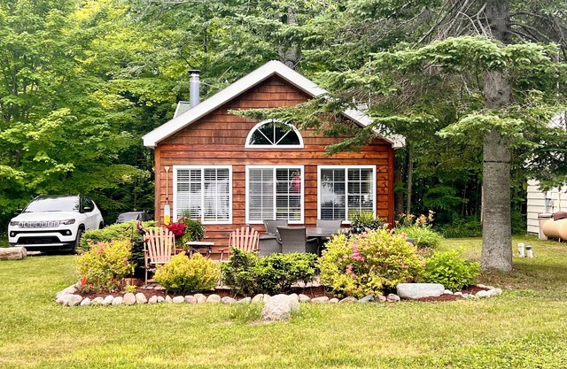Serene Cottage Retreat on Lake Nowland in Charlevoix